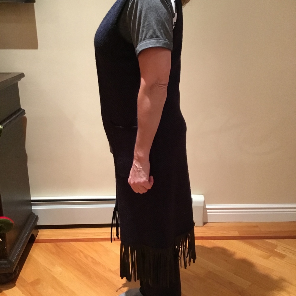 VEST - Picture 5 of 6